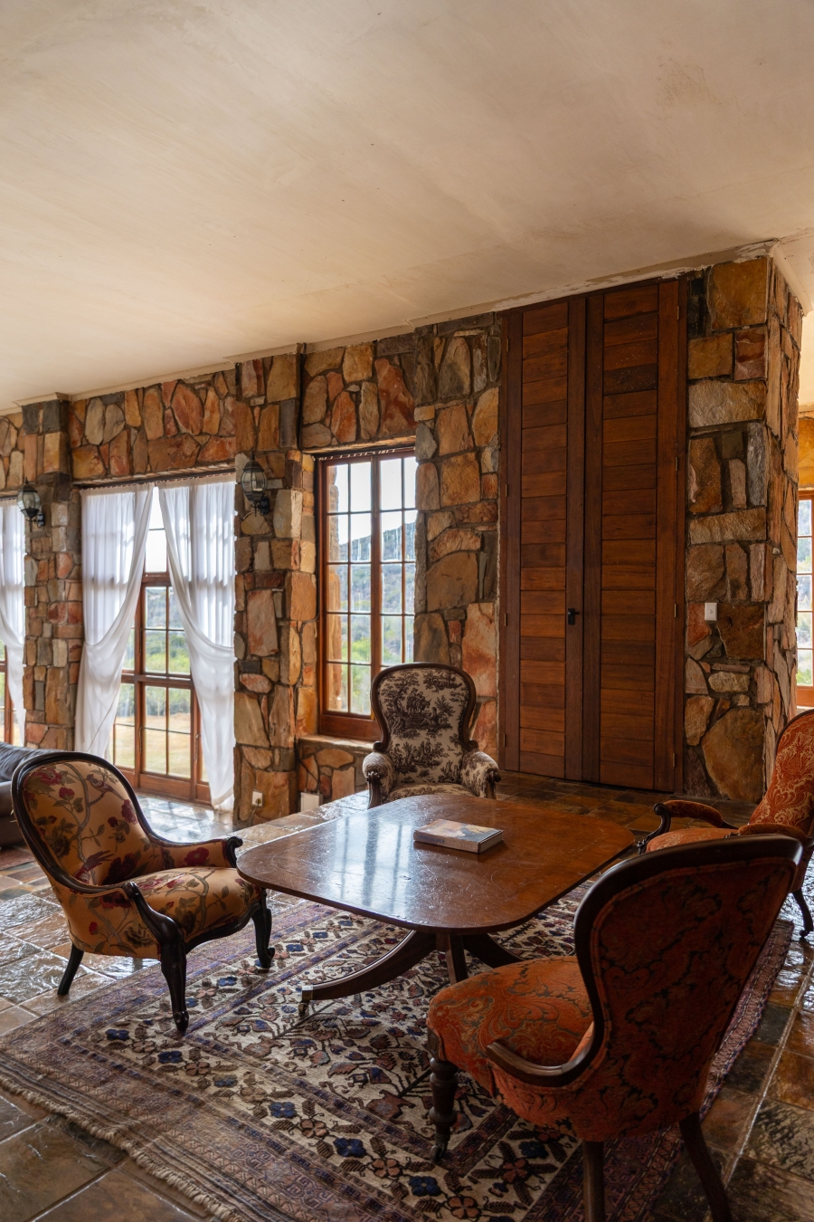 5 Bedroom Property for Sale in Uitenhage Rural Eastern Cape